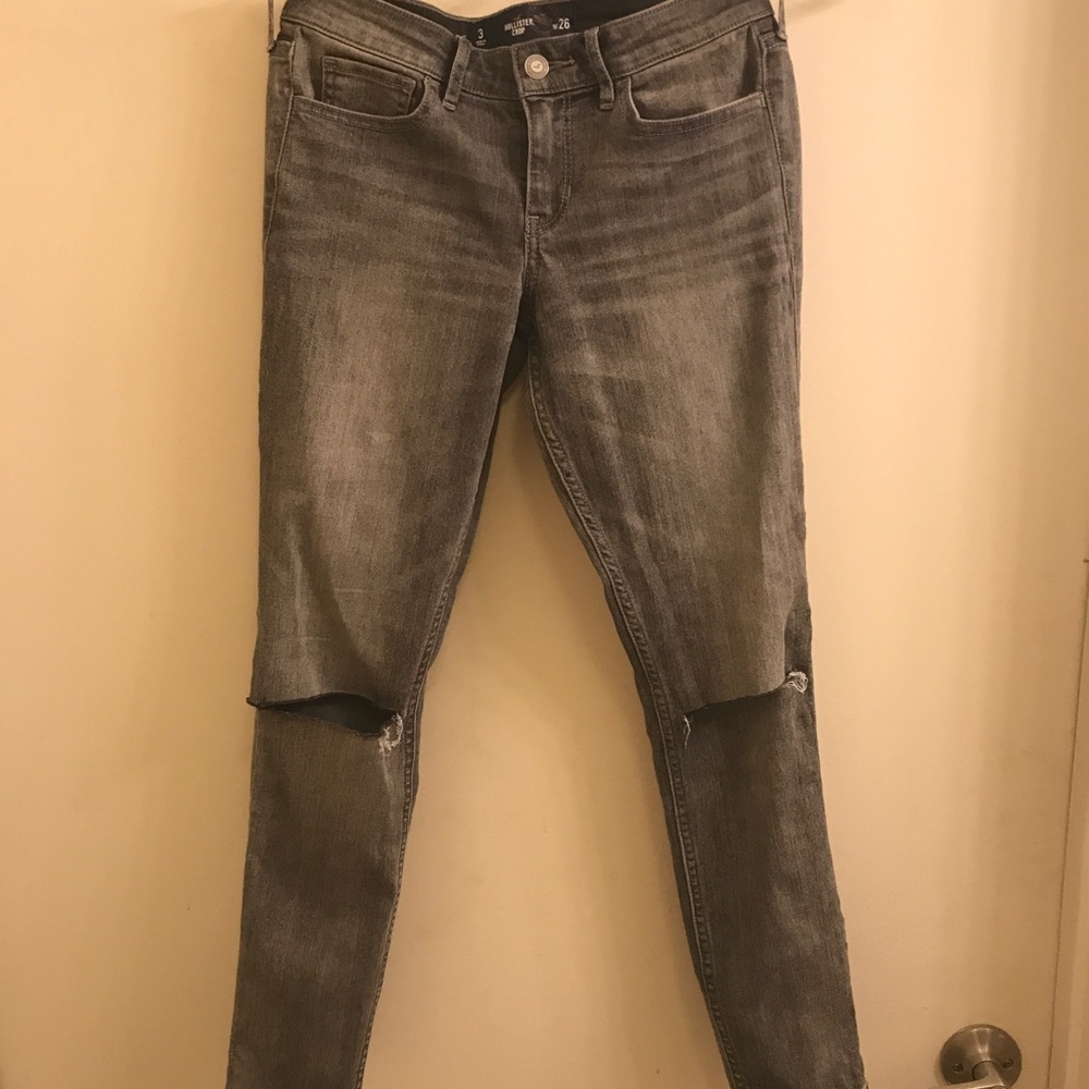 Hollister Grey Cropped Skinny Jeans!